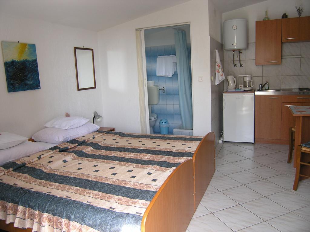 Apartmani Plach Krk Town Exterior foto