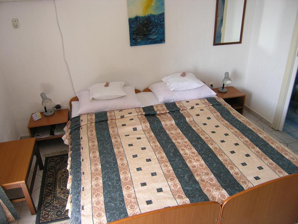 Apartmani Plach Krk Town Exterior foto